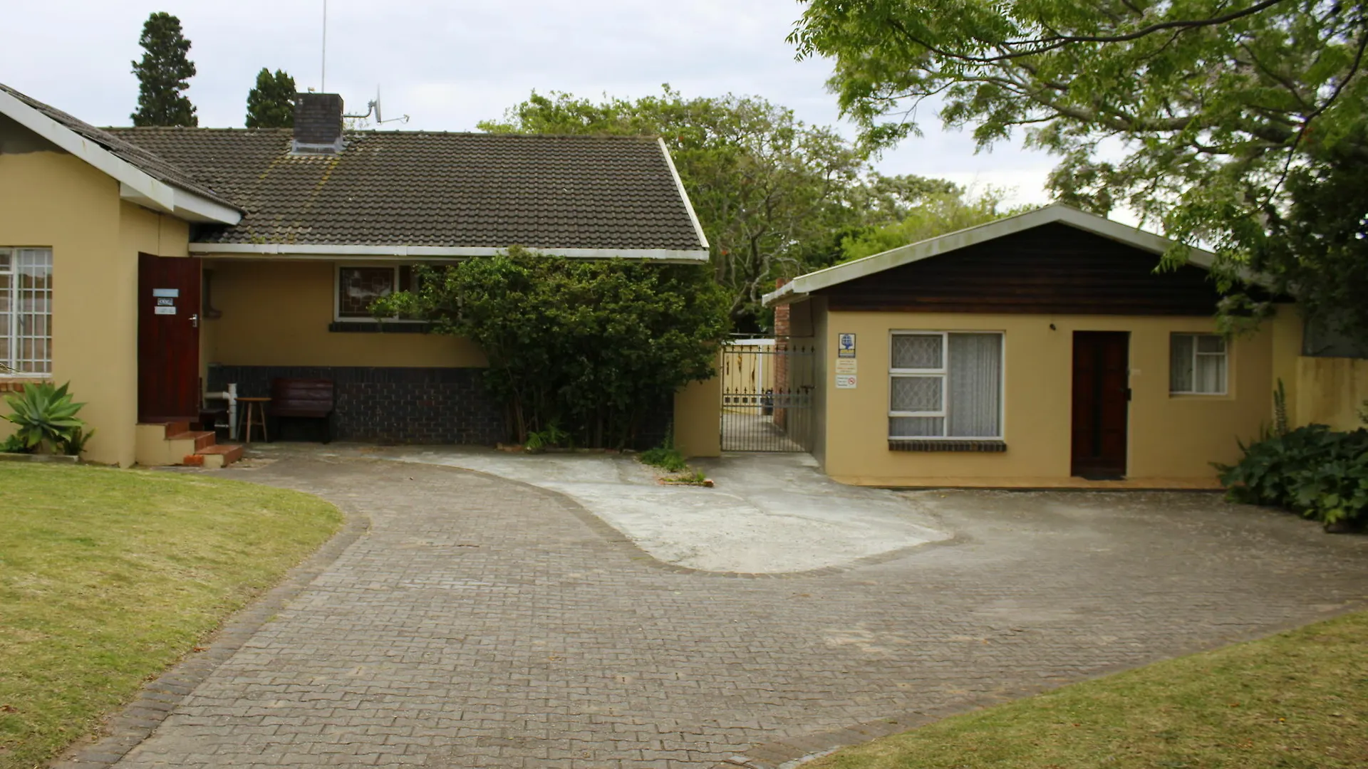 African Aquila Guest Lodge Glendinningvale