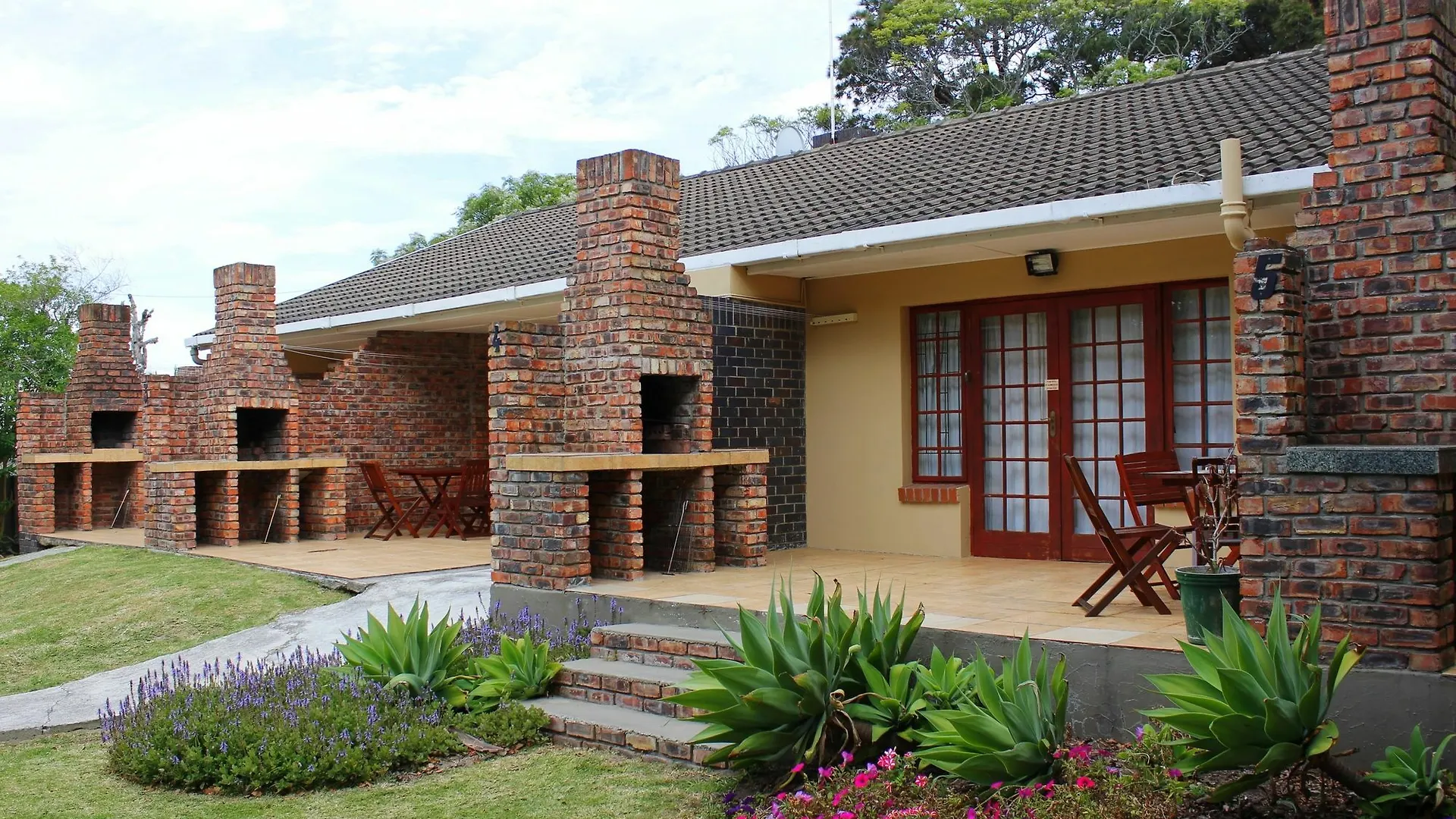 African Aquila Guest Lodge Glendinningvale