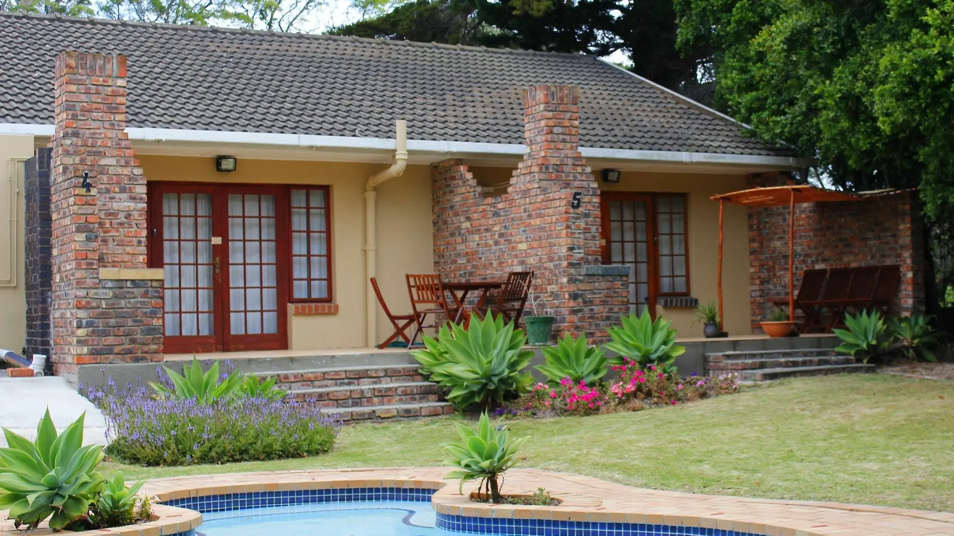 African Aquila Guest Lodge Glendinningvale